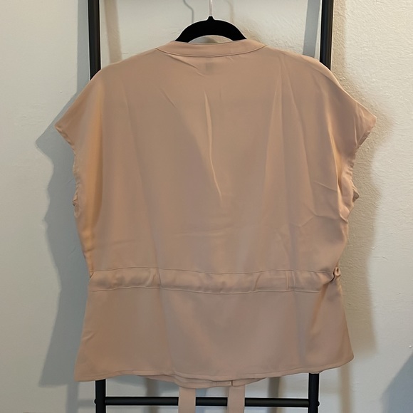 NWT Neutral cinched waist blouse for work 💼 - Picture 5 of 6
